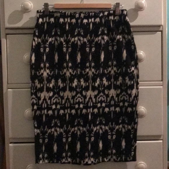 Dynamite Dresses & Skirts - 👗 2 for 10$ Black & white skirt